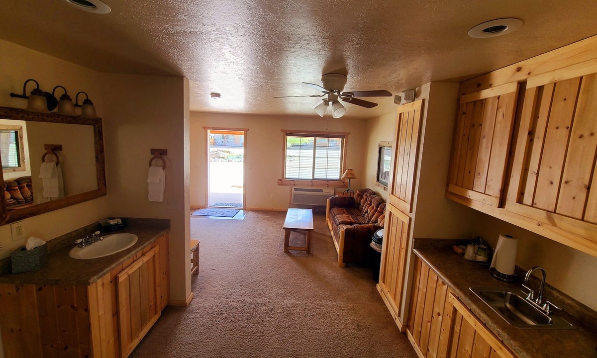 Manila Hotel | Flaming Gorge Hideout
