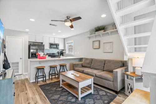 Navarre Beach Apartment | Flamingo Cottage, has pool, near beach, great value