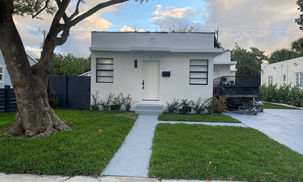 Flamingo Parks House | Flamingo Park Estate! Sleeps 16! FIFA WORLD CUP!