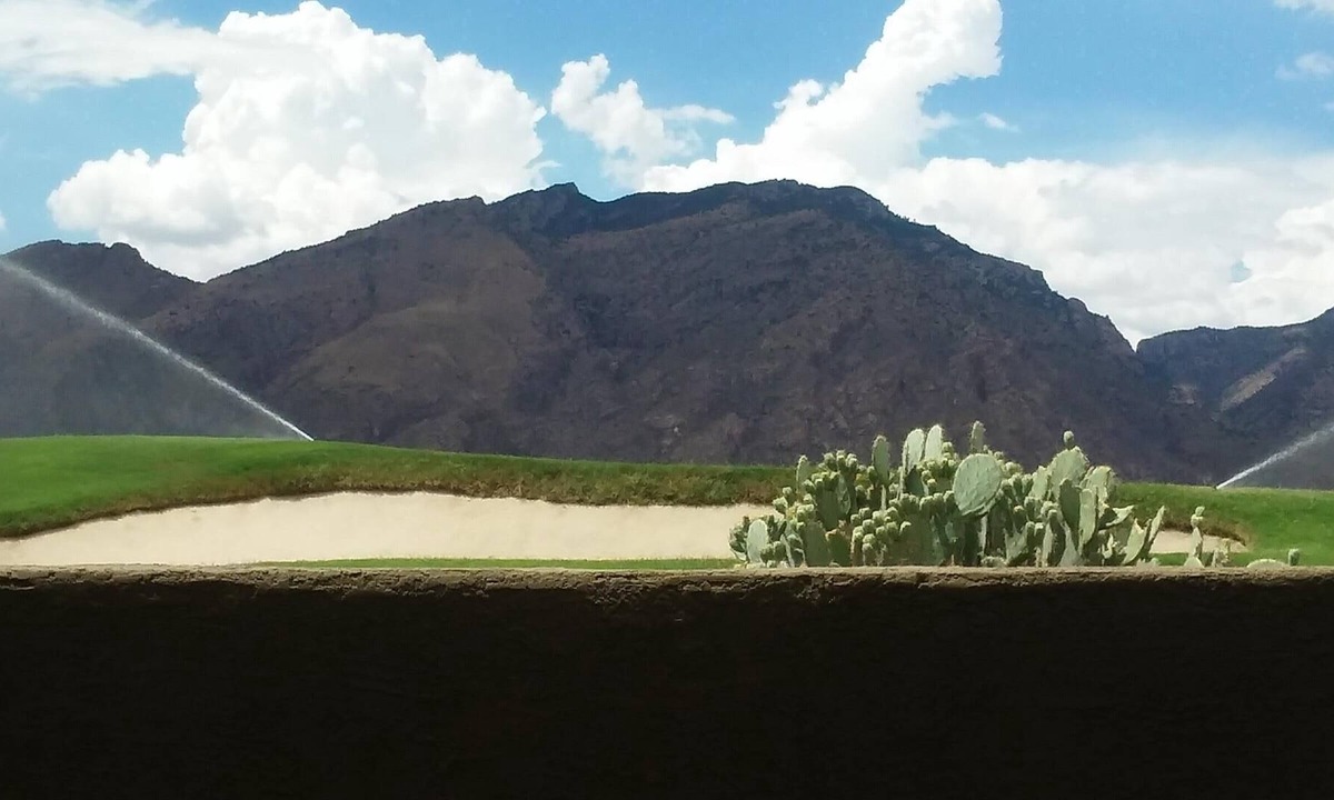 Tucson Condo | Foothills Getaway With Mountain Views.