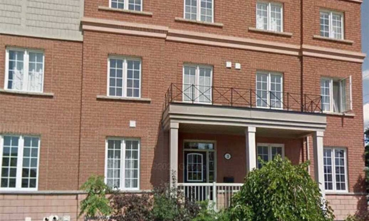 York University Heights House | Fully Furnished Bright and Luxurious Bedroom in North York-3