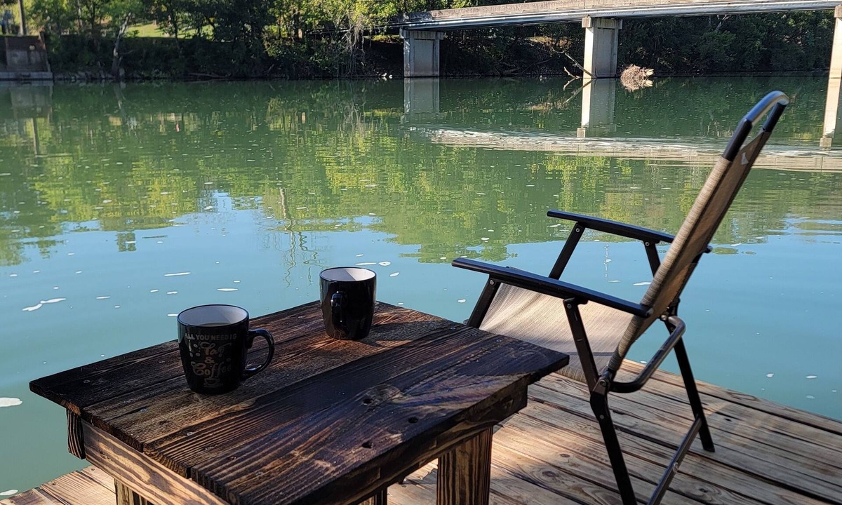 Hardy House | Fully stocked RV w Private Dock/Firepit on Spring River. Walk to Old Town Hardy!