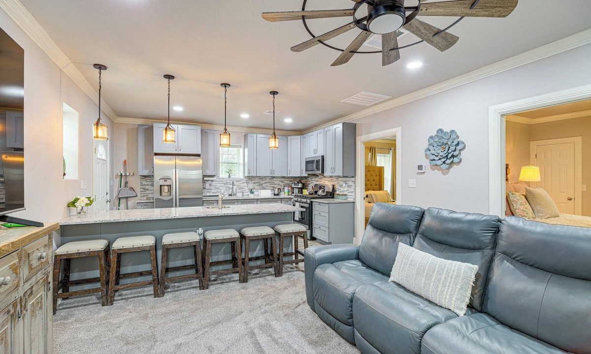 Baytown Cottage | Fully Updated & Convenient! Baytown Home Near Dtwn