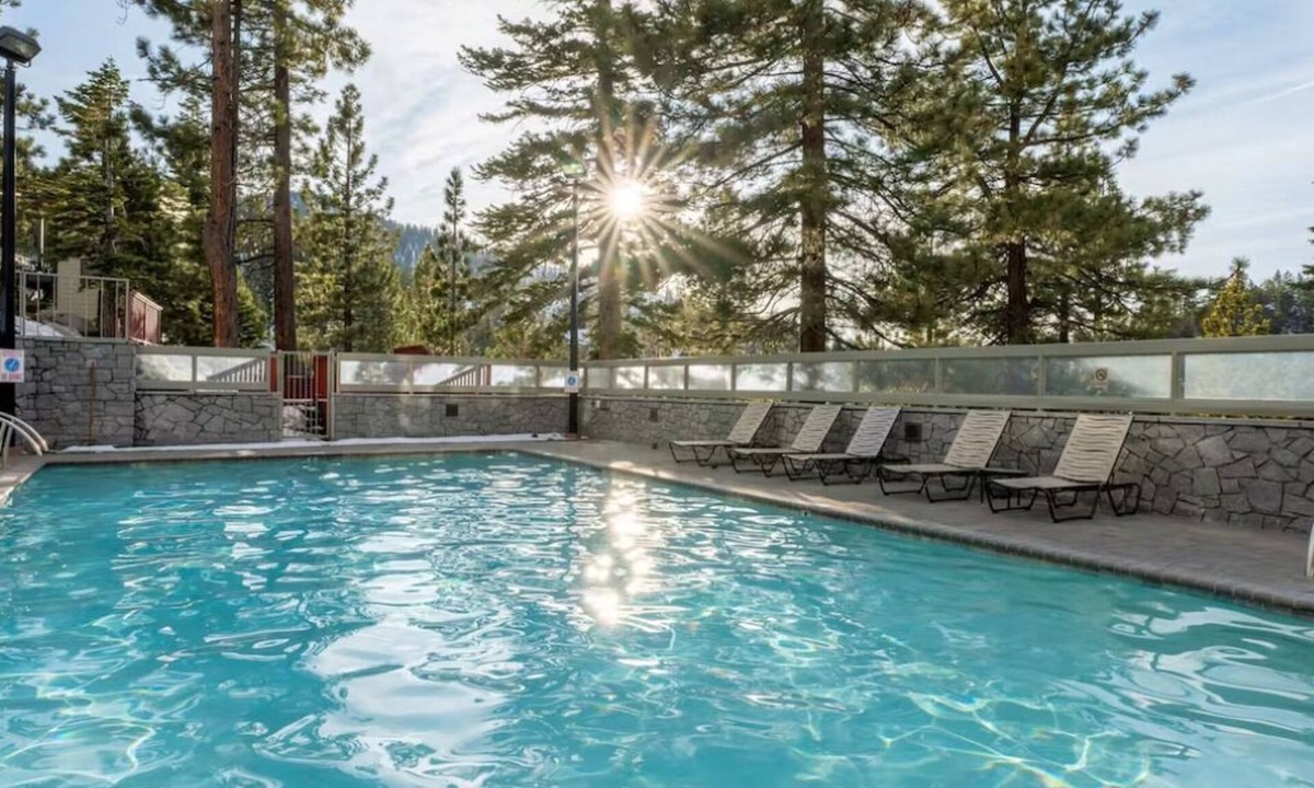 Tahoe Village Apartment | Game-Ready Mountain Villa: 4 Rooms w/Kitchen + Pools, Hot Tubs & Sports Courts