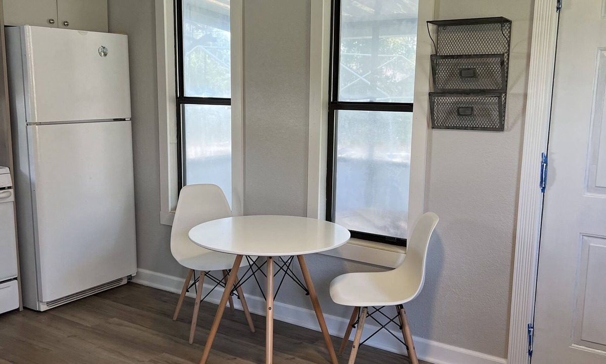 Summerfield House | GiGi’s cottage minutes from the Villages
