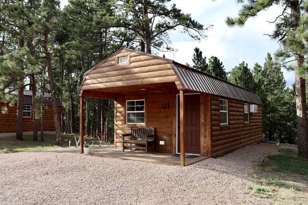 Rockerville Cabin | Glorious Lofted Cabin Perfect to Reconnect with Nature in South Dakota