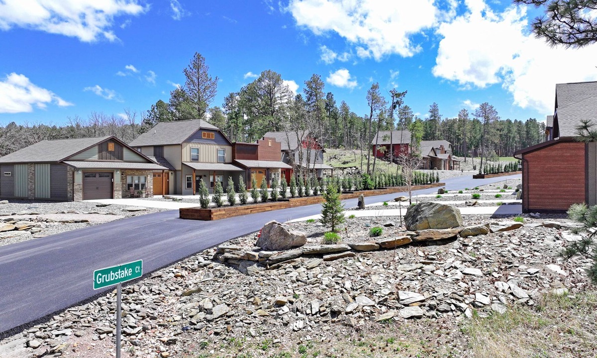 Rockerville Apartment | Gold Mining Condo King Bed Modern Comforts