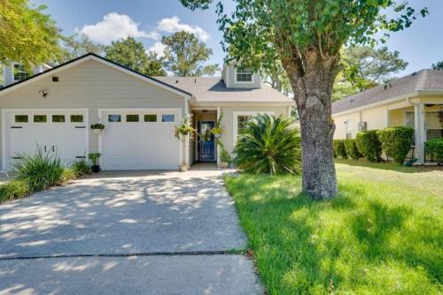 Alachua House | Golf Course Getaway - Pool & Relaxing Lanai