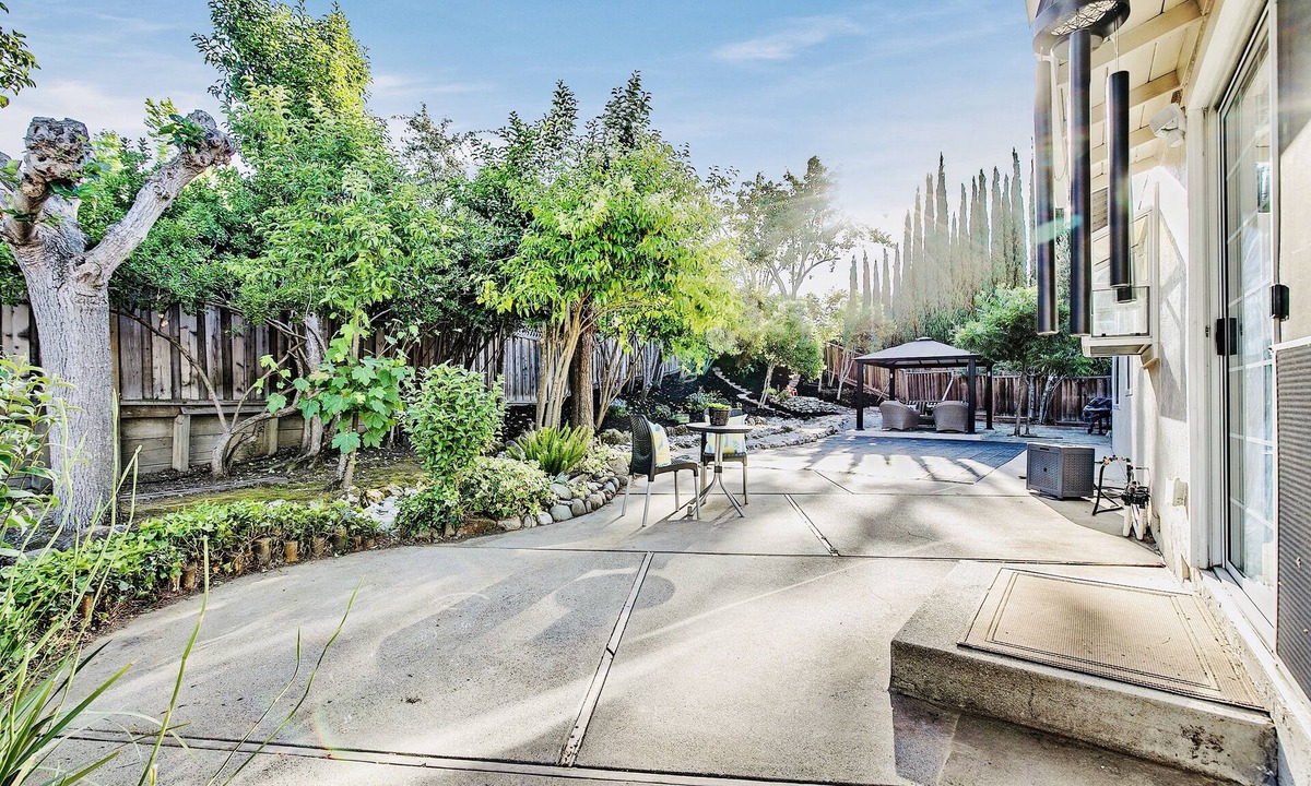 Dublin House | Gorgeous 4B/2.5B Newly-Renovated Relaxed House