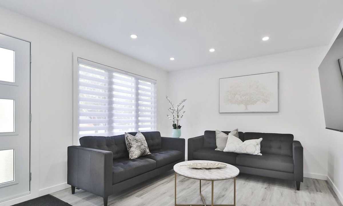 Fabreville House | Gorgeous | Spacious | Parking | Pool Table | Clean - Super host on Airbnb