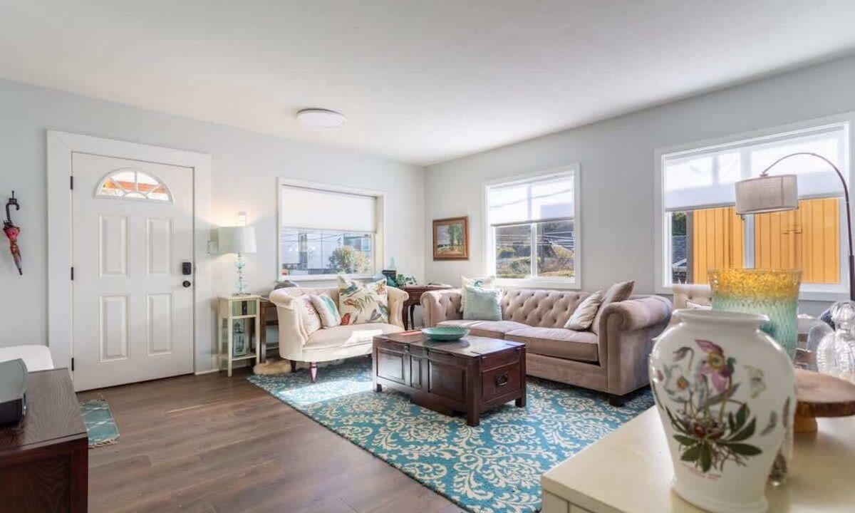 Washington Park Apartment | Grandmillennial-Style | UW Cap Hill | EV Charging
