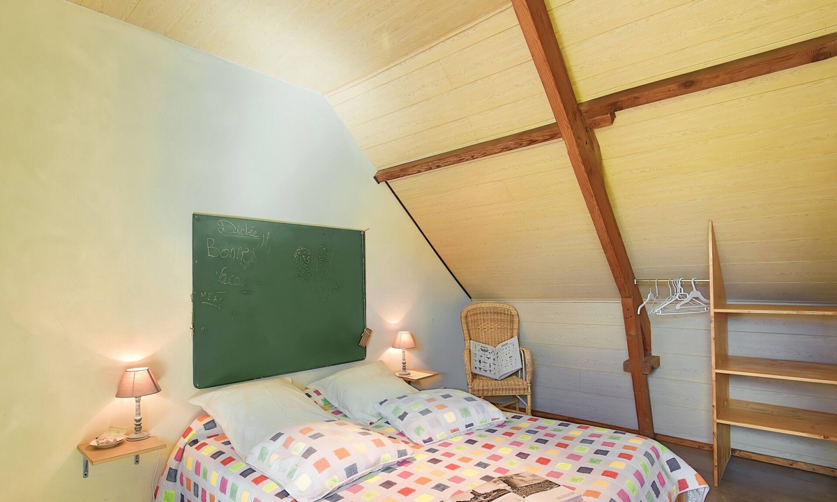 Teurtheville-Bocage Bed & Breakfast | Guest Room “Chambre École” with Shared Terrace, Garden, and Wi-Fi