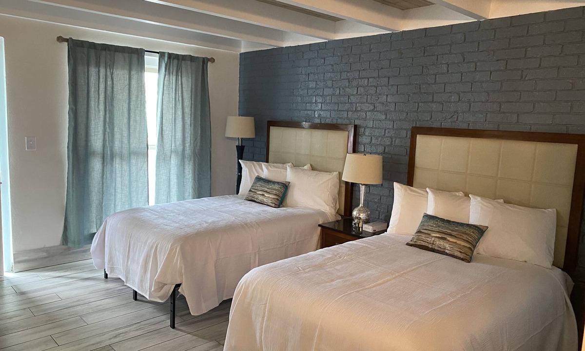 Pensacola Hotel | Gulf Coast Inn
