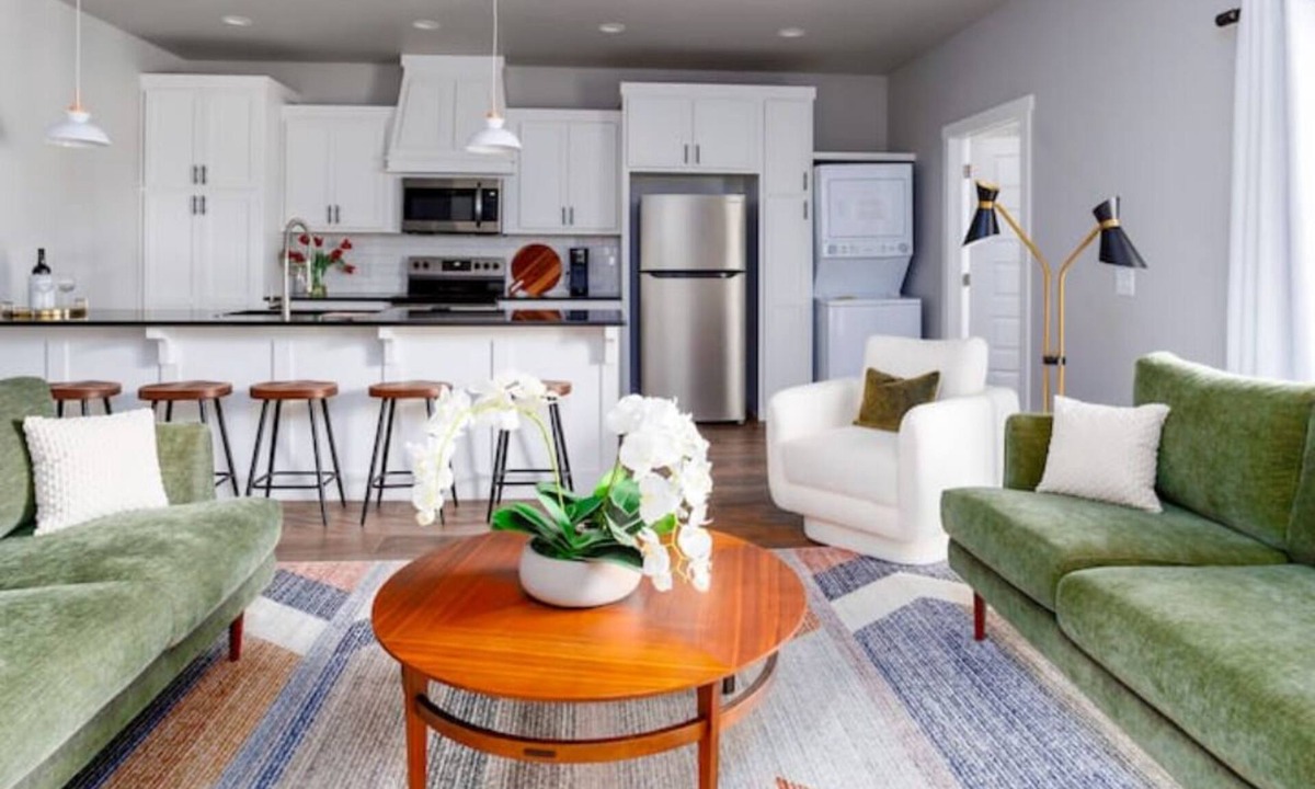 Asian District Condo | H1/H3/H5 Spacious & Urban Modern Condo - 3 units!