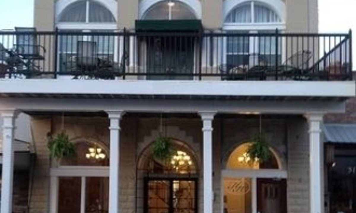West Monroe House | Hamilton House Inn