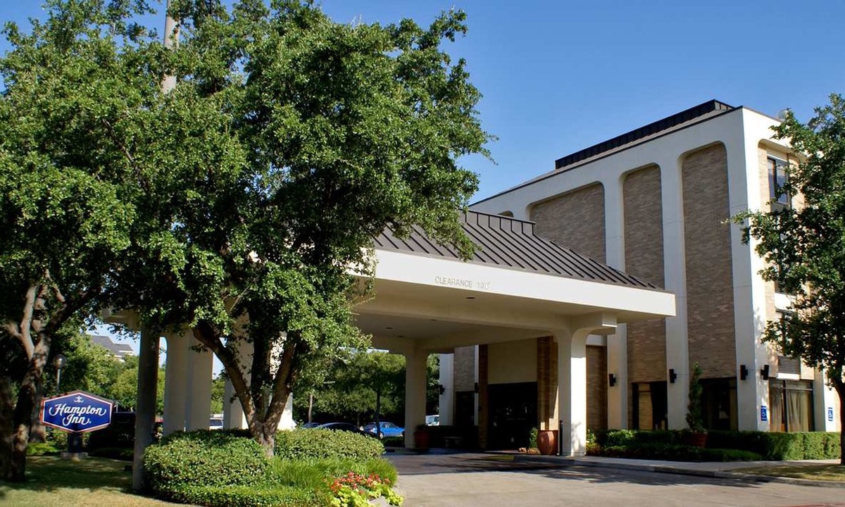 Addison Hotel | Hampton Inn Dallas-Addison