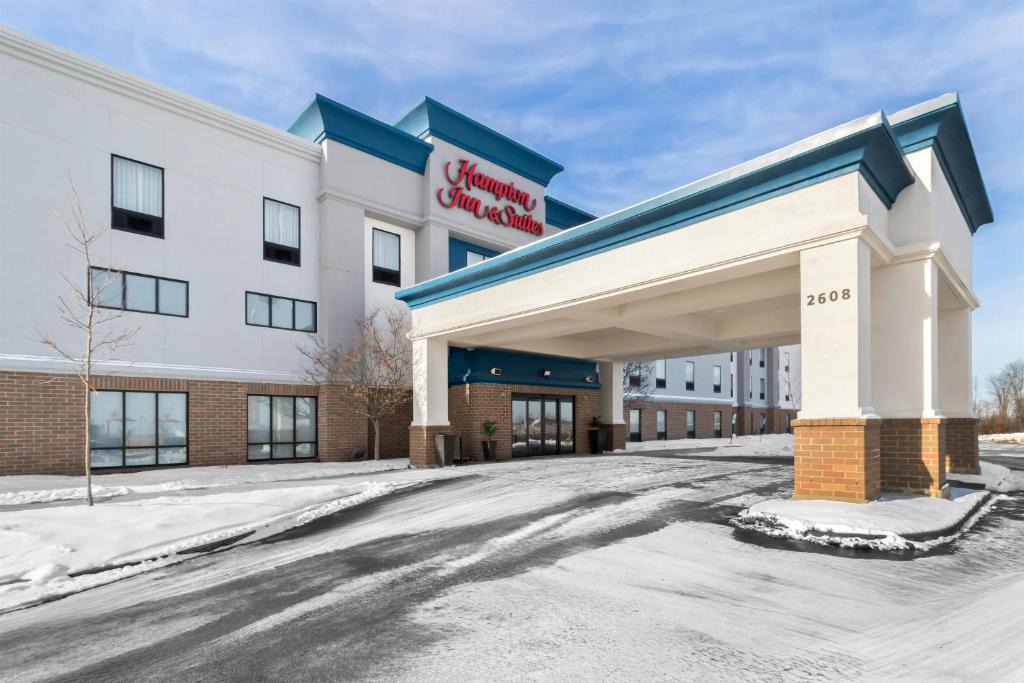 New Castle Hotel | Hampton Inn & Suites New Castle, PA