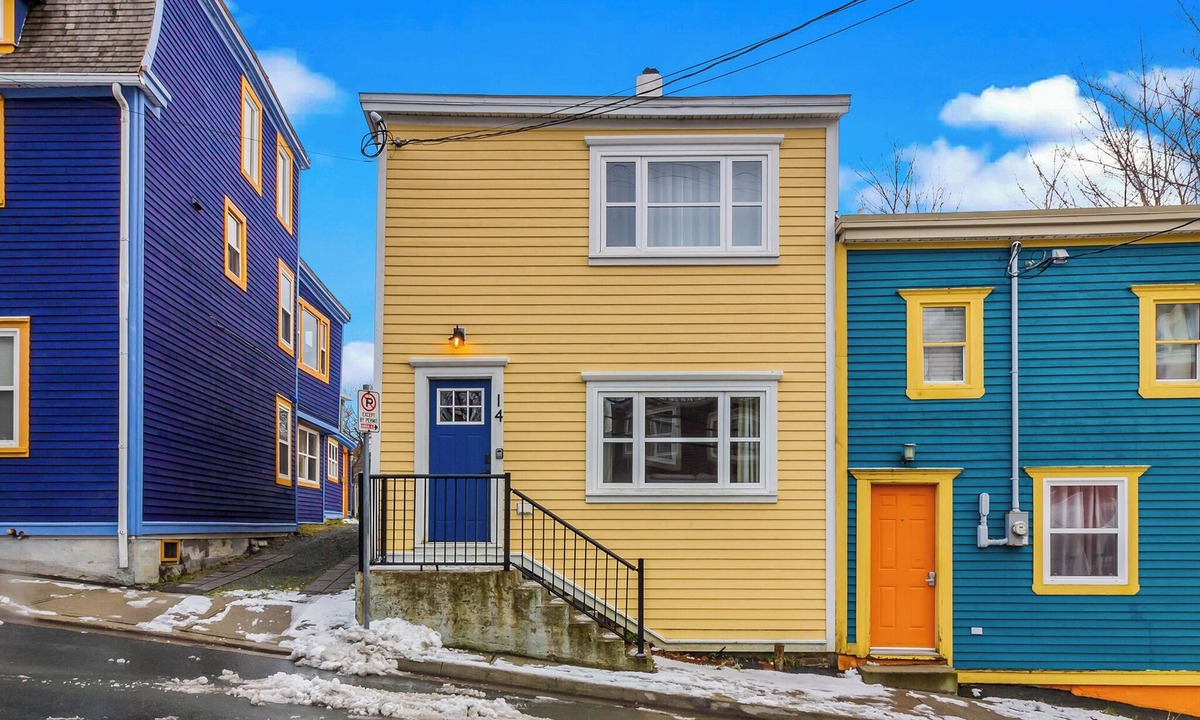 Downtown St. John's House | Harbour View Rowhome Signal Hill & Downtown