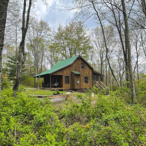 Logan House | Hawks Peak - by The Chalets