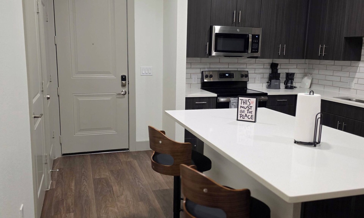 Addison Apartment | Heart of Addison In a cozy, friendly and safe community.