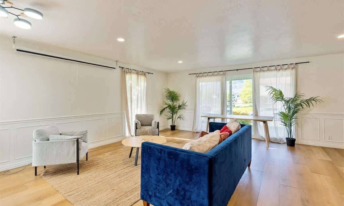 Ogden House | Hiking Trails Close By, Private Room & Bathroom