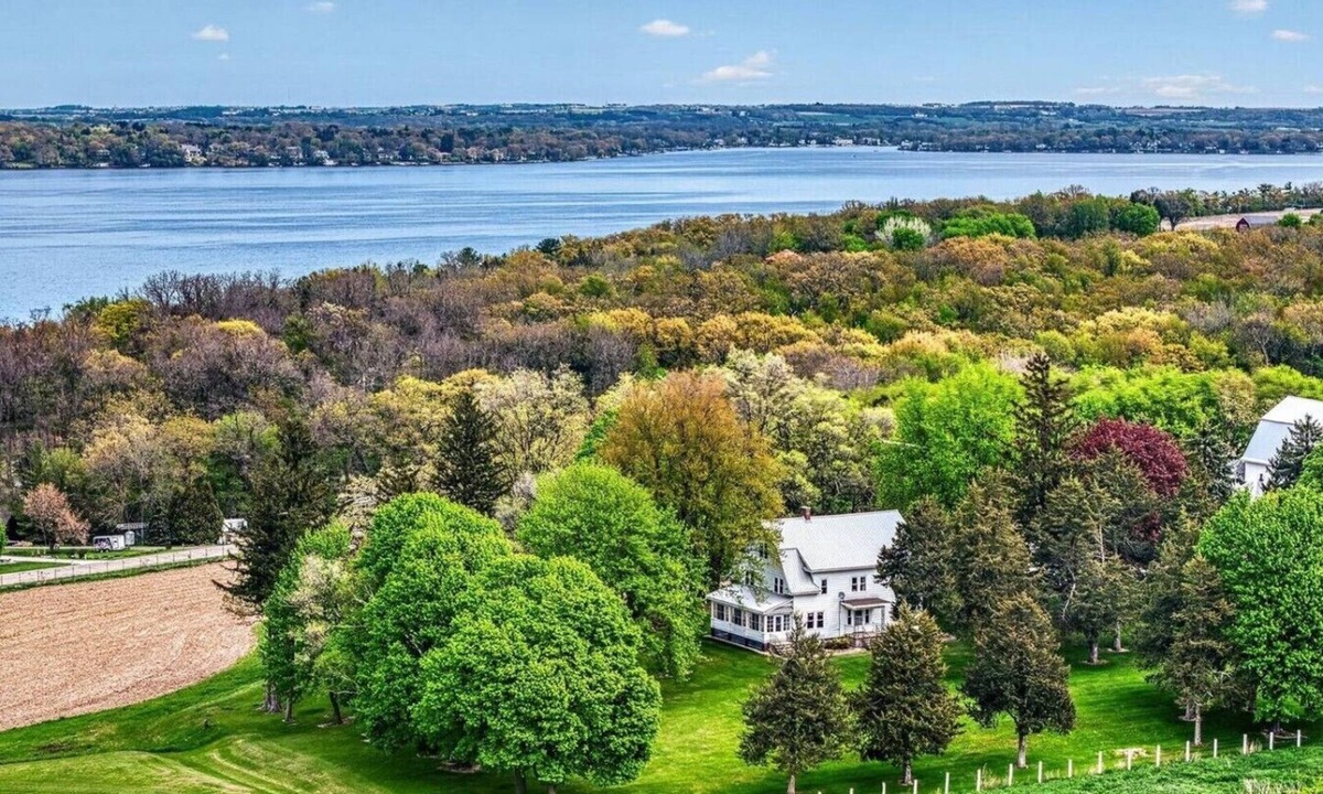 Markesan Cabin | Hilltop Haven on Big Green Breathtaking Views