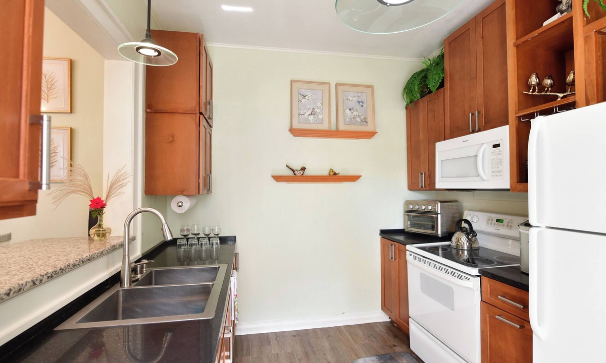 Baraboo Cottage | Historic, dog friendly, 2-BR cottage, walking distance to downtown Baraboo