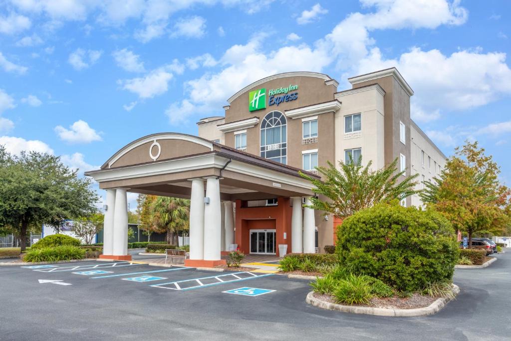Crystal River Hotel | Holiday Inn Express Crystal River by IHG