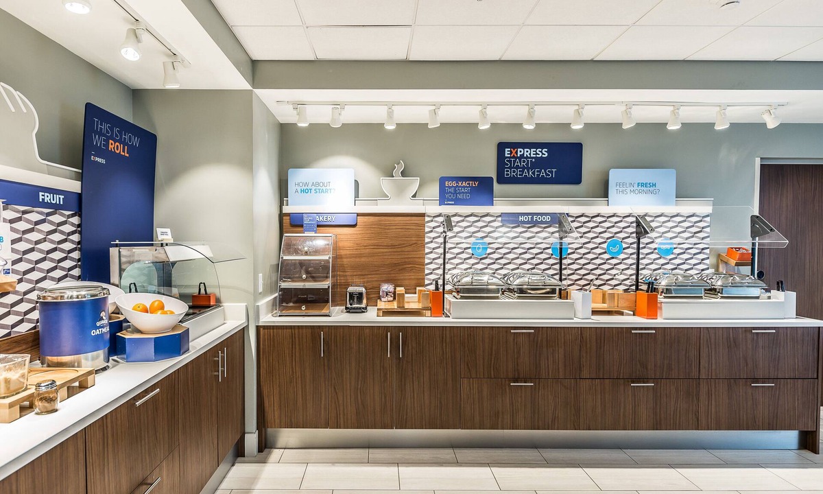 Flint Hotel | Holiday Inn Express Flint-Campus Area by IHG