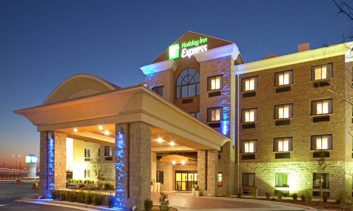 Lubbock Hotel | Holiday Inn Express & Suites Lubbock West by IHG