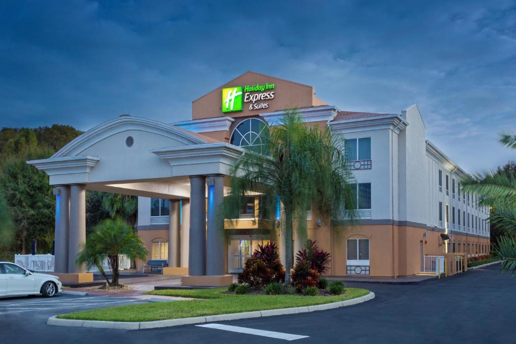 Tavares Hotel | Holiday Inn Express & Suites Tavares by IHG