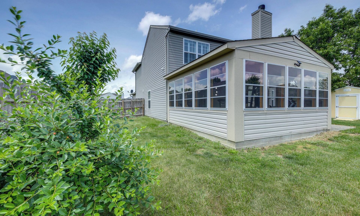 Avon House | Home w/ Backyard ~ 12 Mi to Downtown Indianapolis!