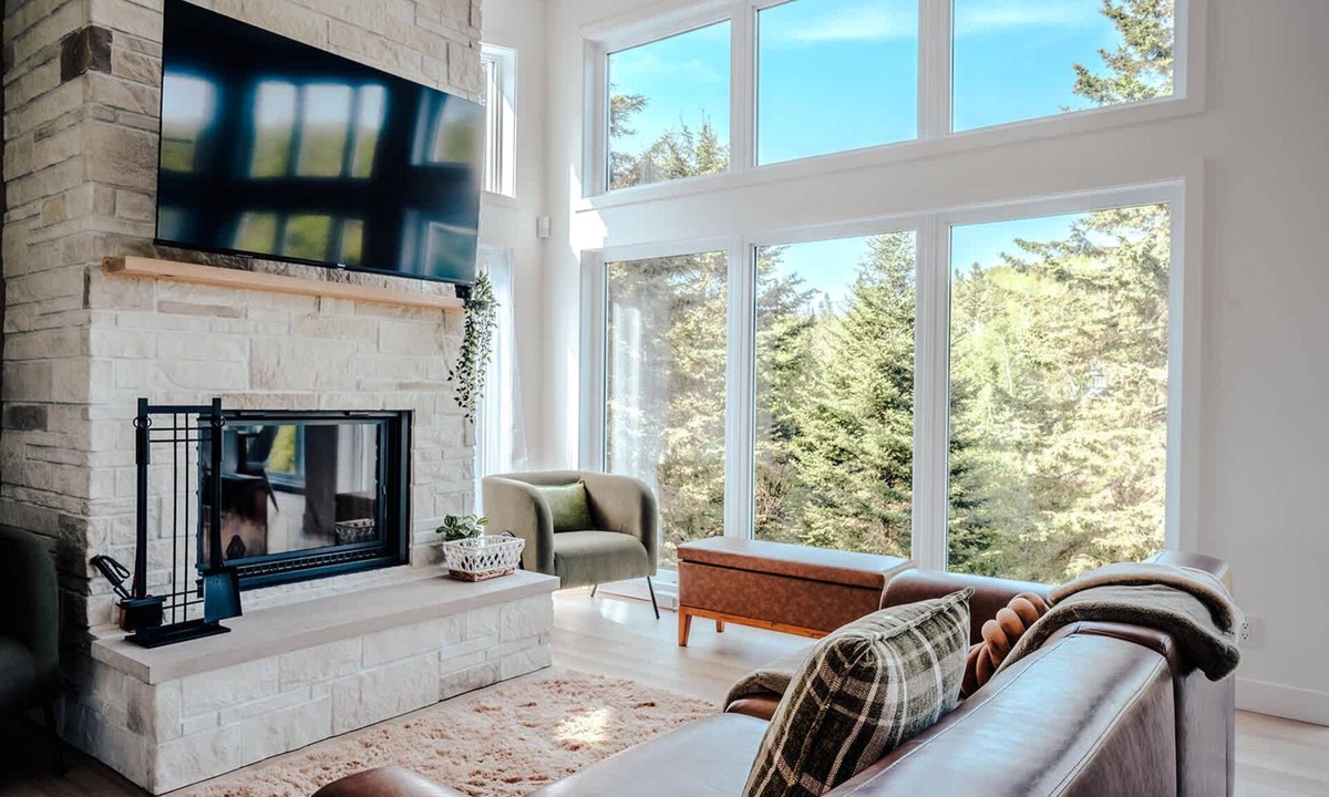 Riviere-Rouge Ski Chalet | Huge Waterfront Modern Cottage on the Rouge River
