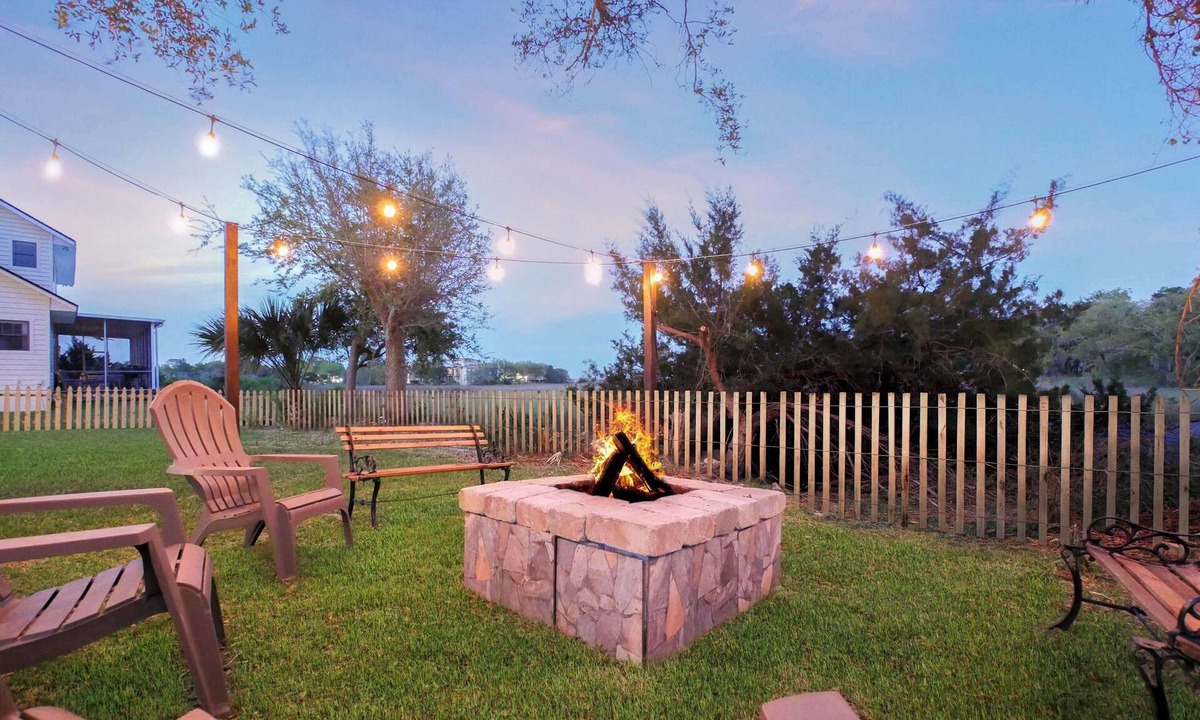 St. Augustine House | Huge Yard with Marsh Views! | Minutes to Beach/DT!