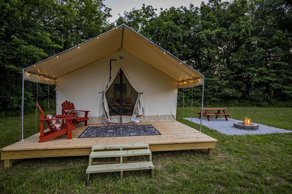 Cassville RV Rental | Impressive Glamping Tented Cabin in Cassville, Missouri