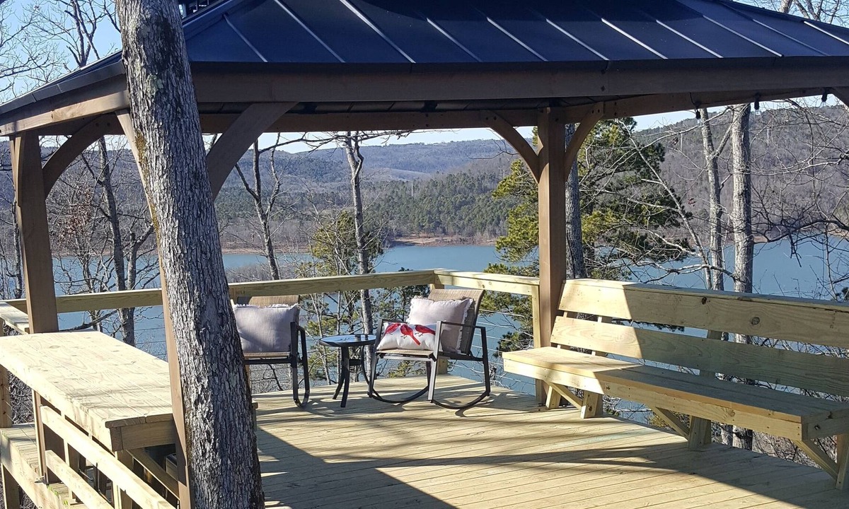 Edgemont Cabin | Incredible Greers Ferry Lake View Kayaks, Bicycles, & Hiking