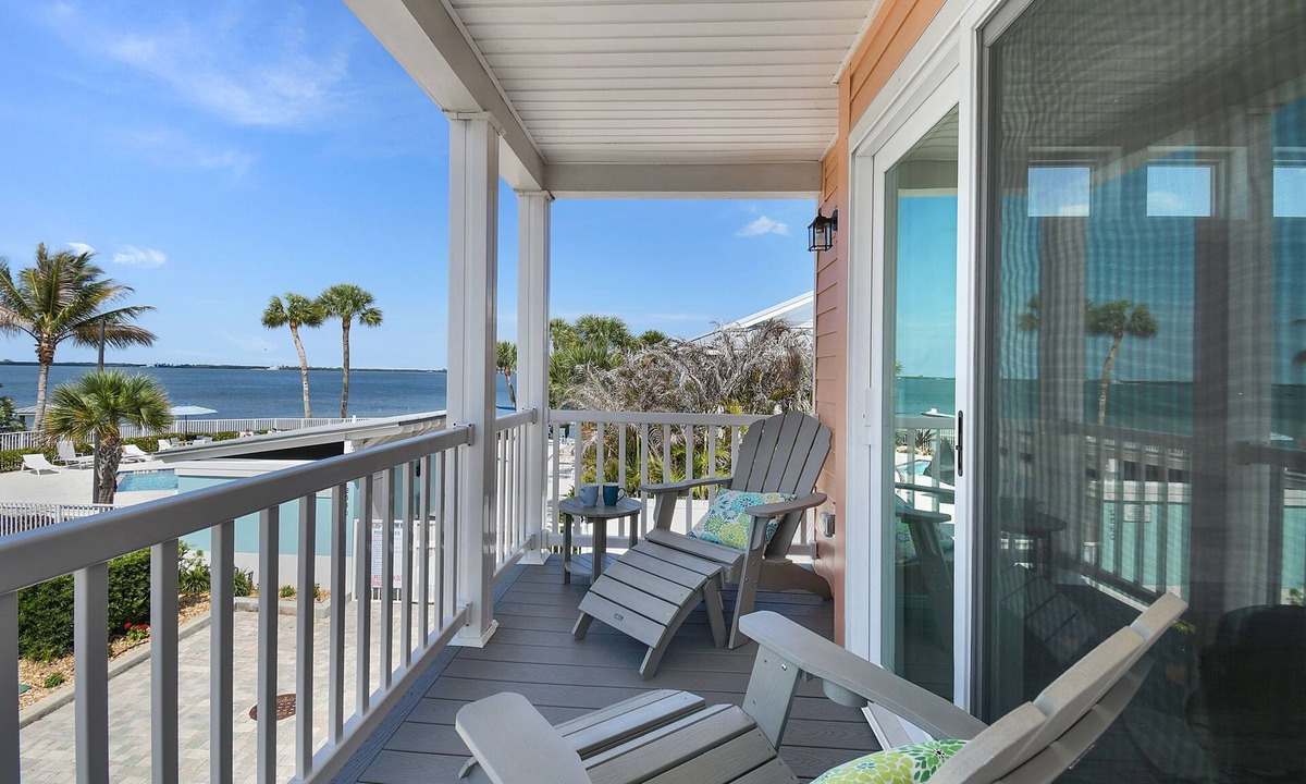 Jensen Beach Cottage | Indian River Views 40 Steps to Pool