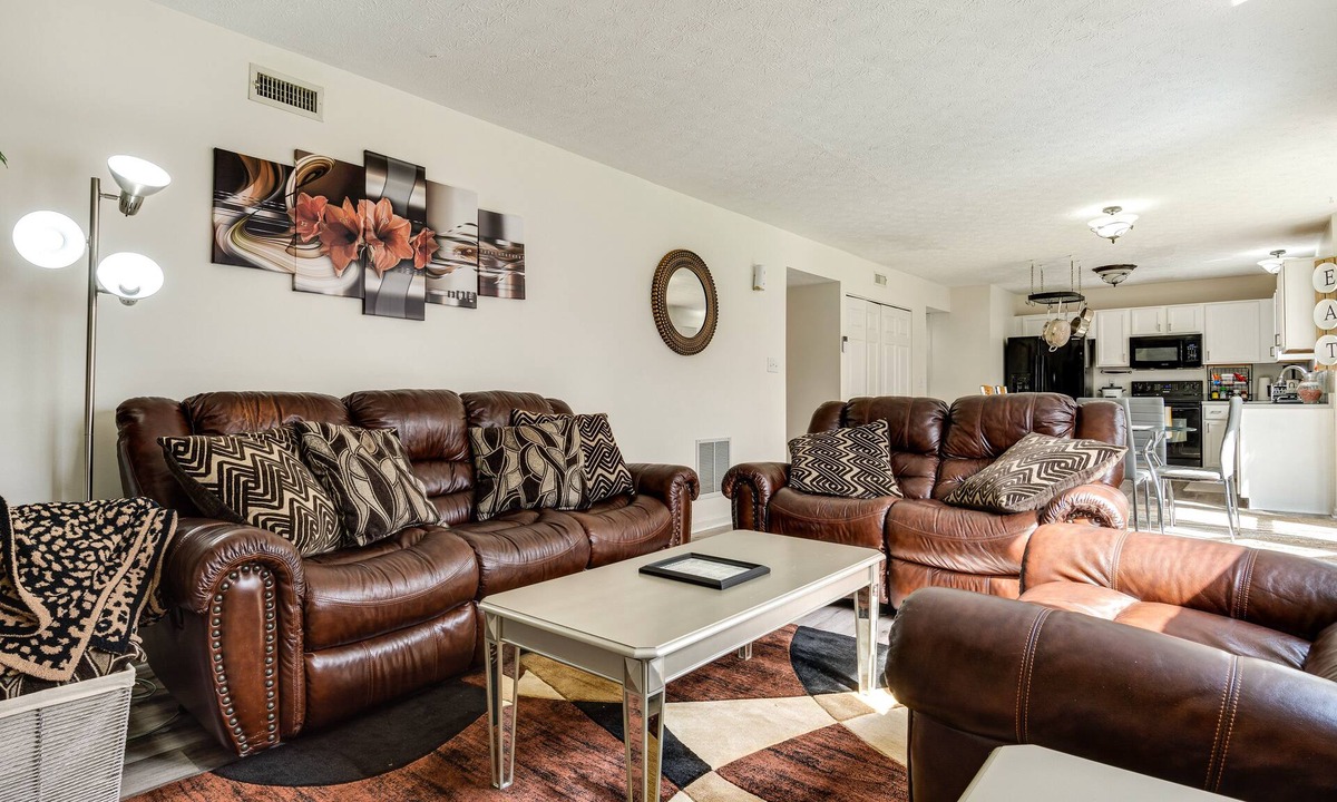 Wayne House | Indianapolis Rental Home w/Gym: Near Speedway!