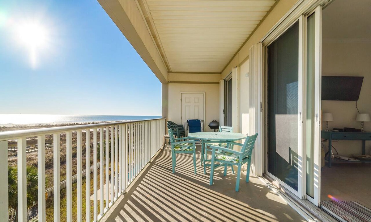 Dauphin Island Condo | Inn at Dauphin Island 401 End Unit with Great Views!