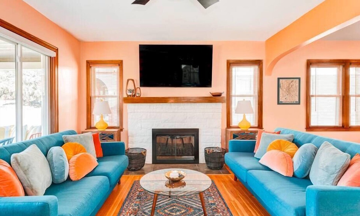 Irvington House | Irvington Retro Villa - 2B/1B MCM Indy Charmer