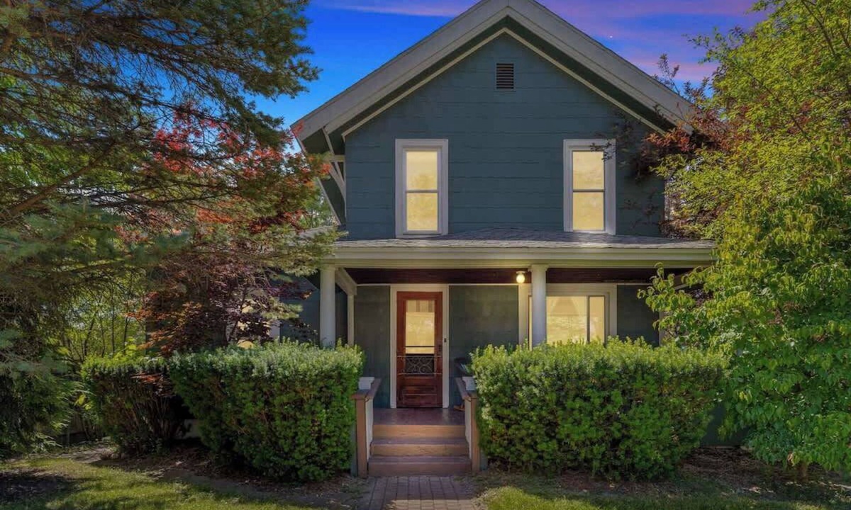 Three Oaks House | Juniper Presents The Fourth Oak: Distillery District Home w/Porch, Pets Welcome