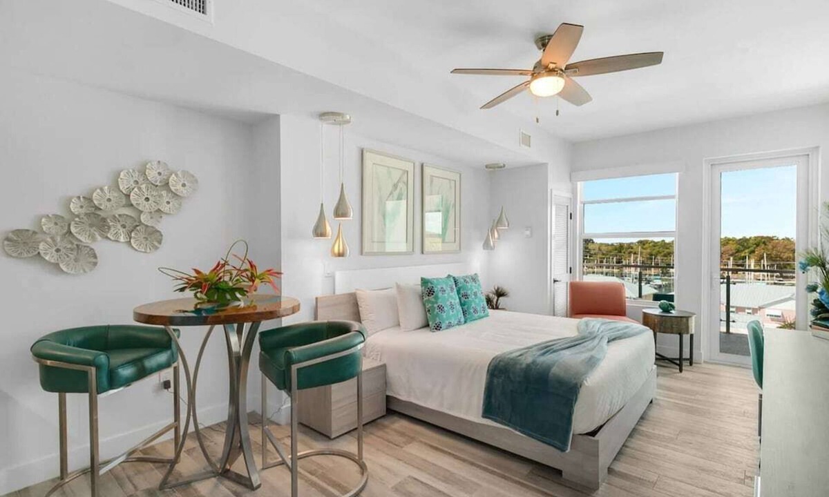 Merritt Island Condo | King Bed Studio at Waterfront Resort