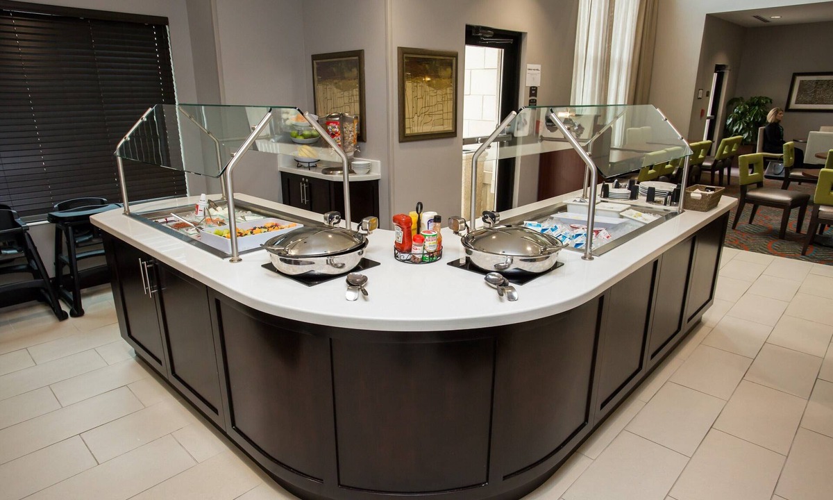 Miamisburg Apartment | King Studio | Free Daily Breakfast, Indoor Pool, Gym Access