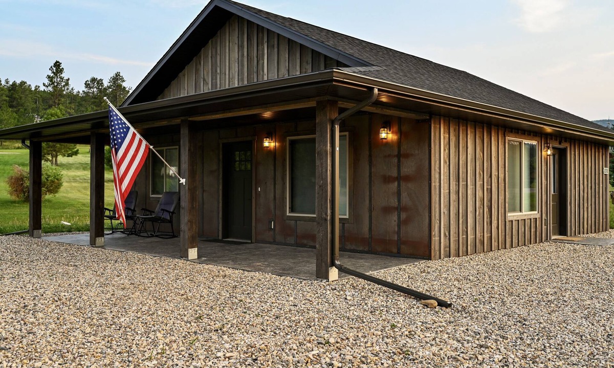 Sturgis Cabin | L.C. Cabin