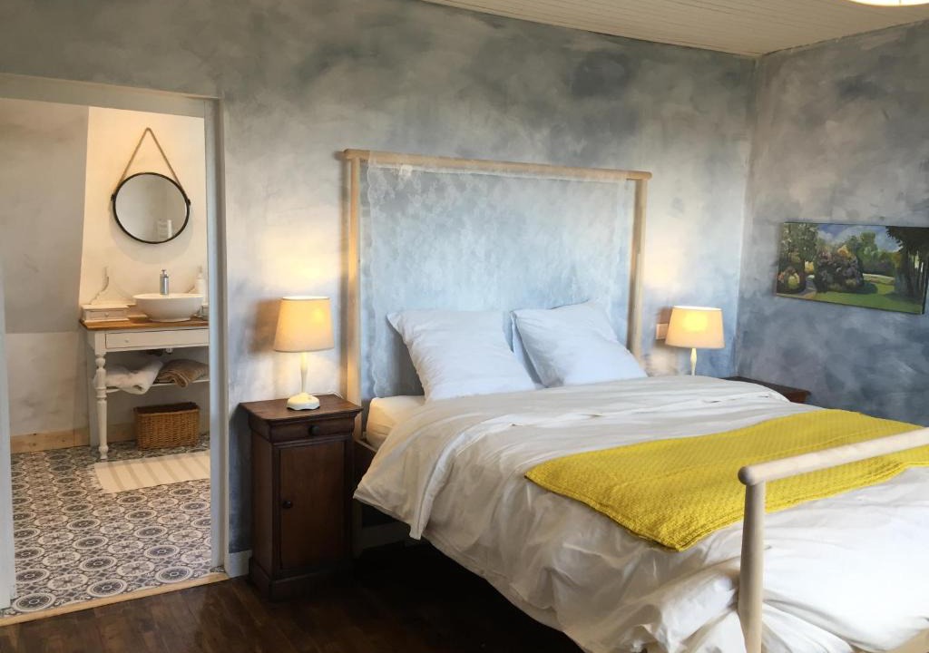 Saint-Vaast-la-Hougue Bed & Breakfast | L'Ermitage