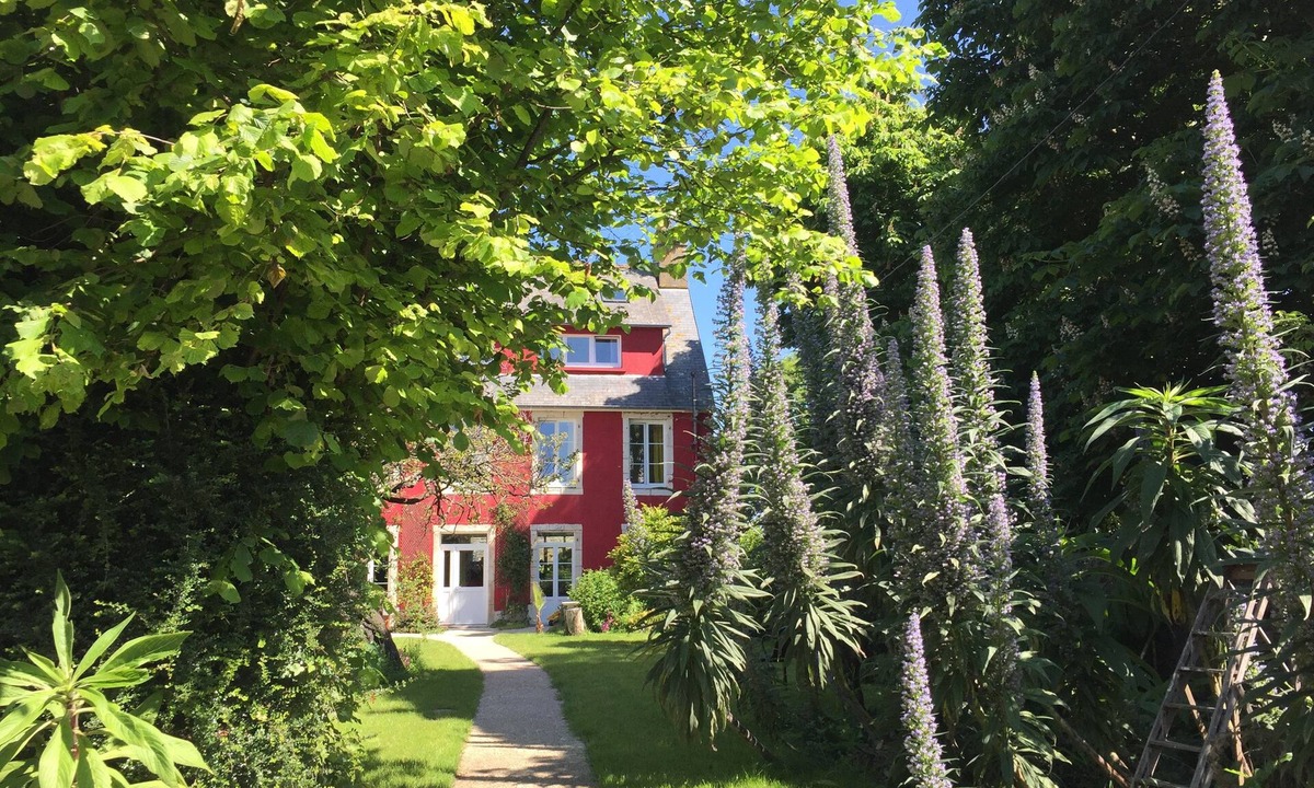 Saint-Vaast-la-Hougue Bed & Breakfast | L'Ermitage