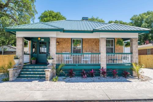 Lincolnville House | La Rêverie - Historical Chic, Downtown Boutique