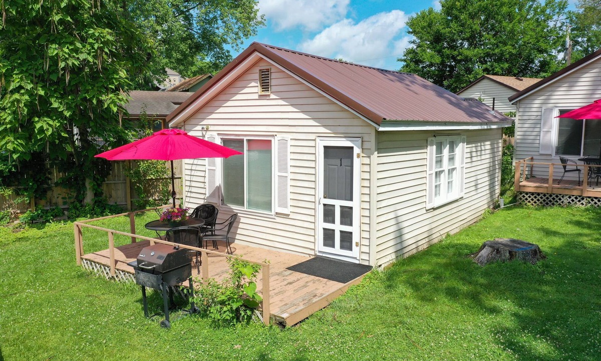 Monticello Cottage | Lake front Cottage 1 with Boat Docks.