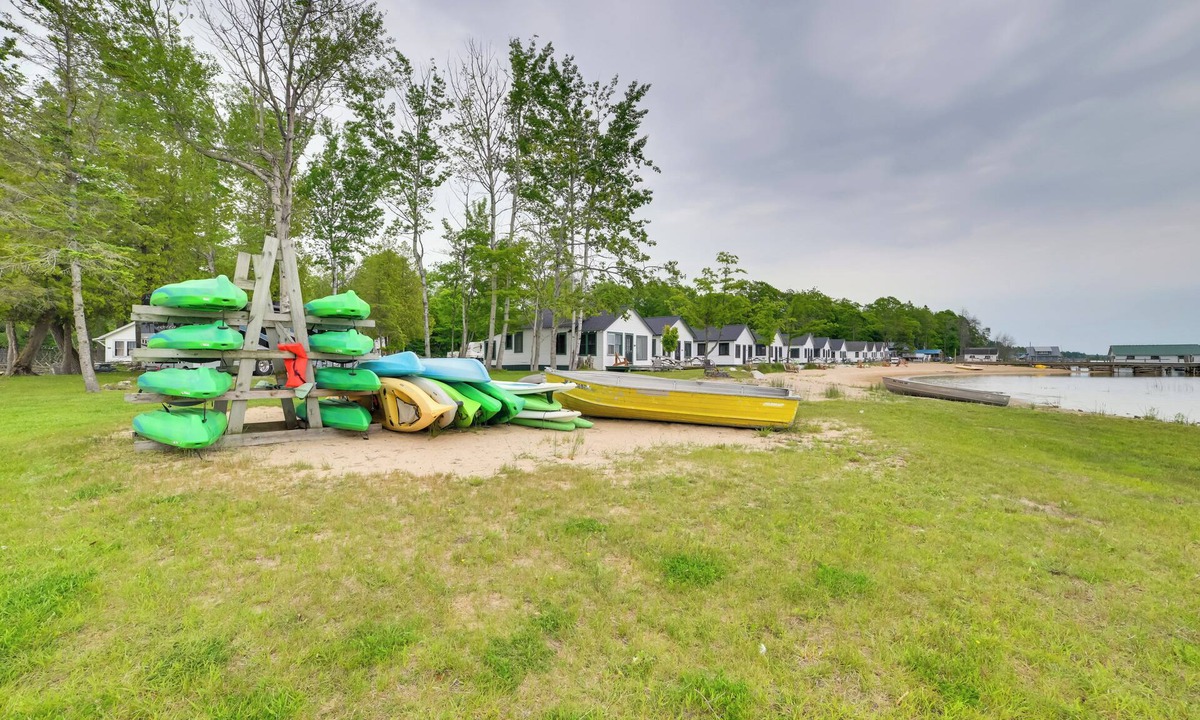Cedarville Cabin | Lake Huron Beachfront Cabin w/Free Boat Rentals