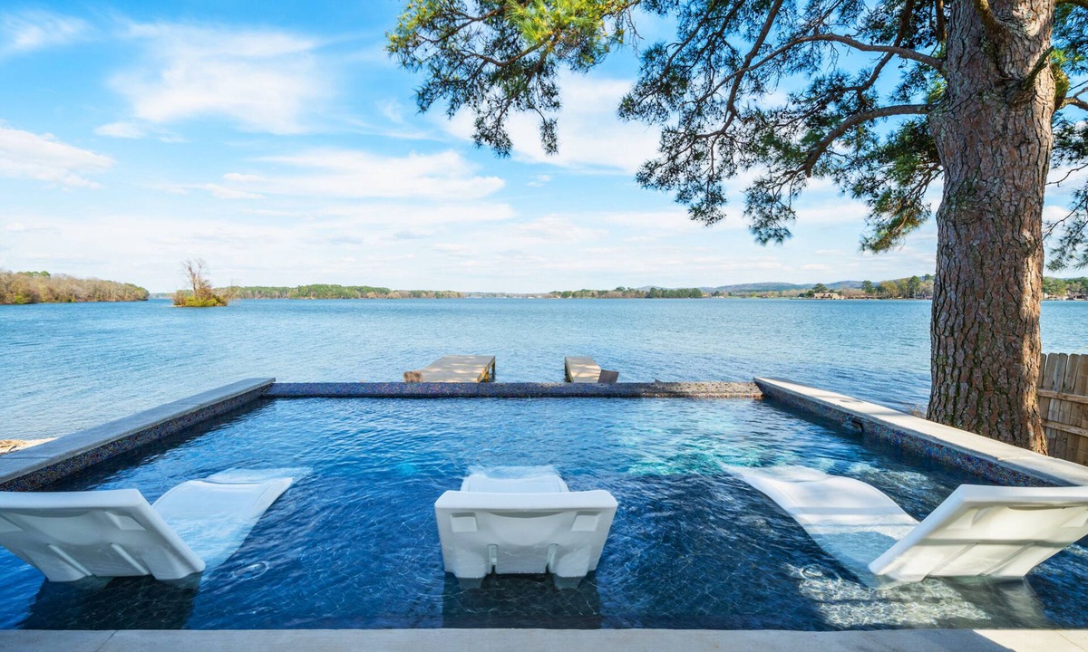 Lake Hamilton House | Lakefront | Boat Slip | Heated Pool | Luxury Home